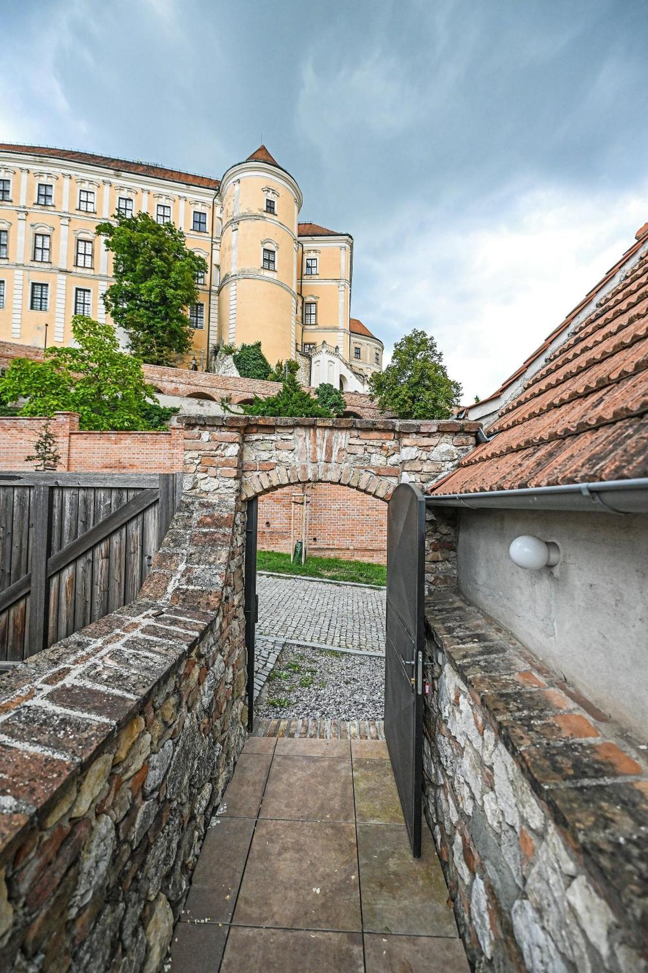 Boutique Apartman Микулов Екстериор снимка